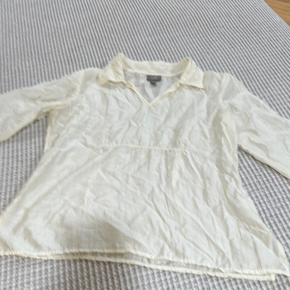 J. Jill Cream Blouse Lightweight and Versatile SP needs a cami looks like silk